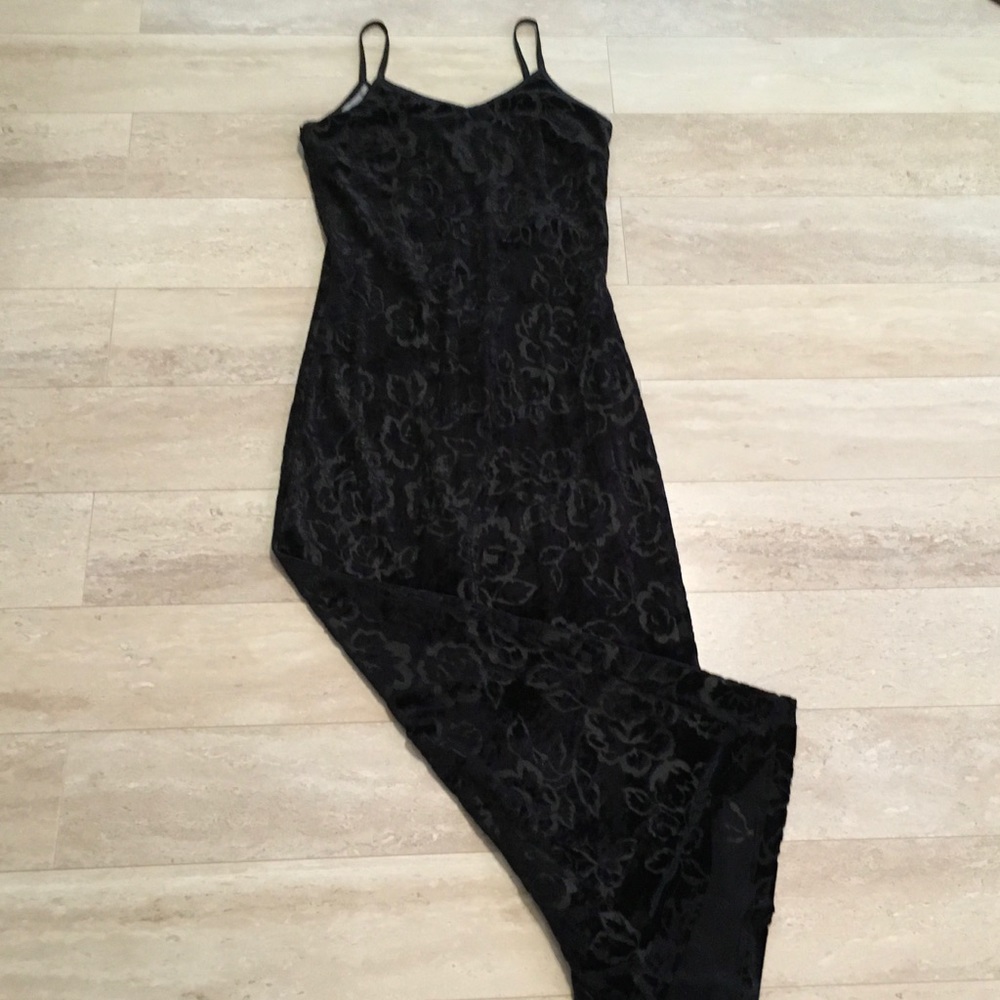 BURNT VELVET MAXI DRESS.